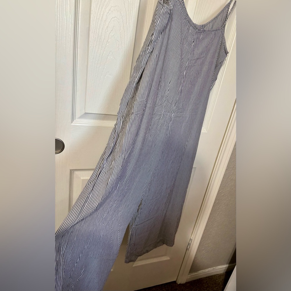 # 10 🌼 Cloth & Stone Striped Women's jumpsuit- blue and White